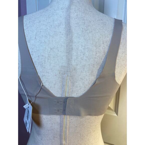 Lululemon Like Nothing Bra . - Picture 4 of 9